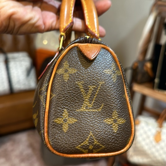 Louis Vuitton, mini nano - Picture 2 of 9
